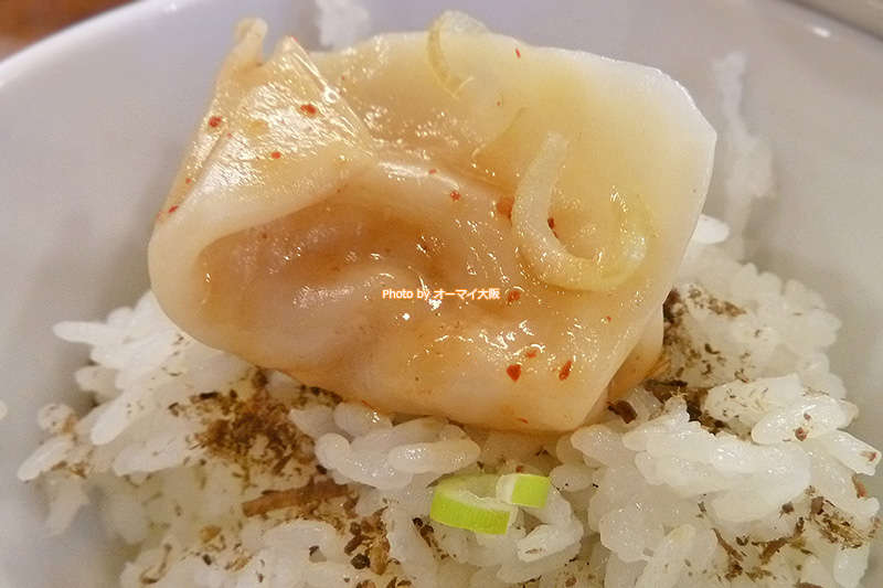 ラーメン「玉五郎」の水餃子はライスと相性抜群です。