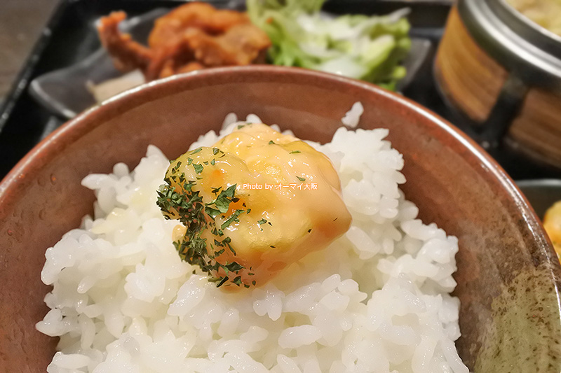 エビマヨとライスのコンビは文句なし。名物定食は名前のとおり「黒門 轍」の名物がたくさん入ったランチメニューです。