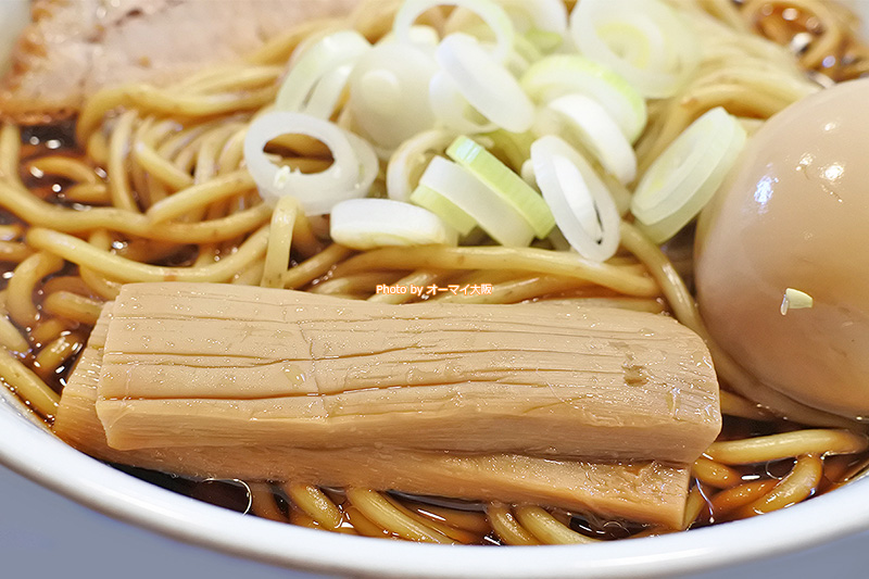 極厚メンマはチャーシューと並ぶ「人類みな麺類」の人気のトッピングです。