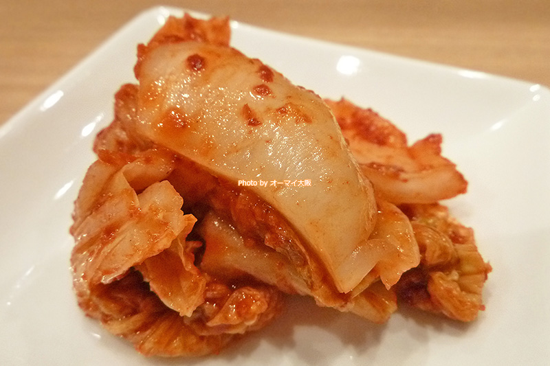 ラーメン「和人」はキムチと黒烏龍茶が無料。店内もキレイで、ホスピタリティにあふれています。