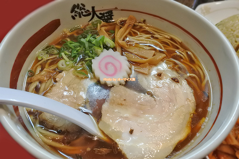 人気店「総大醤」ではじめて注文したラーメンは醤油ラーメン「黒大醤（くろだいしょう）」です。