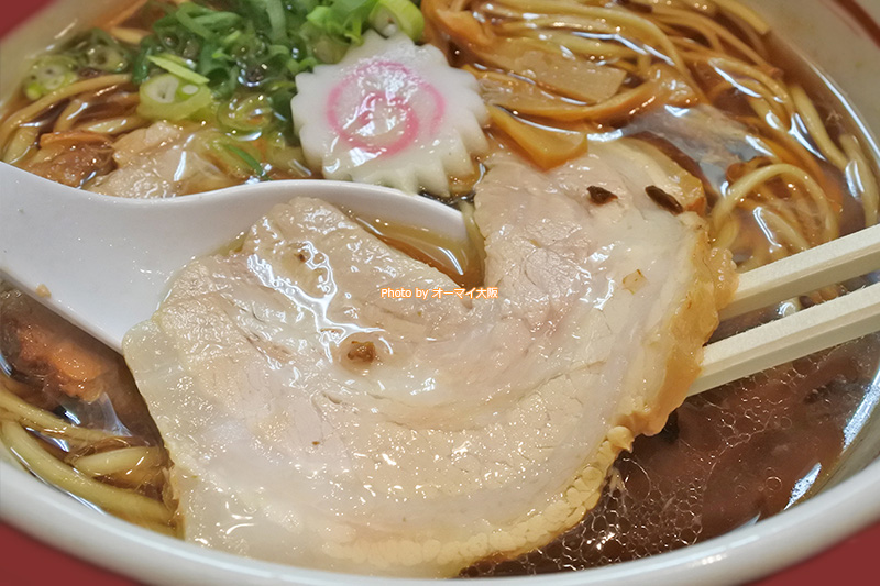 チャーシューも絶品。さすがは「総大醤」です。ラーメンの総合力がものすごく高いです。