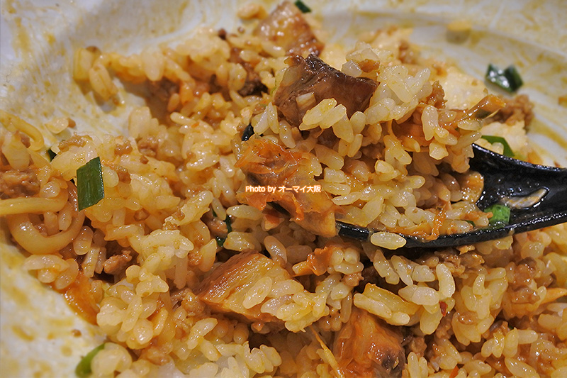 人気店「麺屋わっしょい」で男の台湾まぜ麺を注文したら、迷わずライスを追加しましょう。