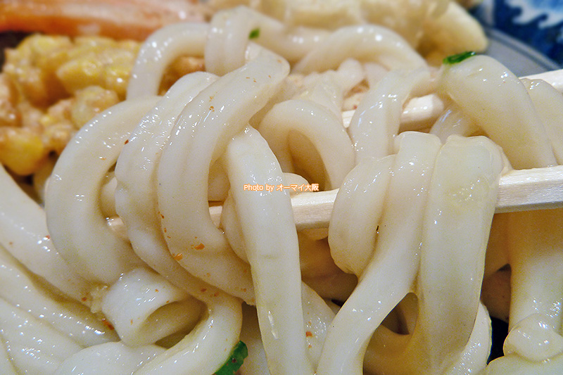 ぶっかけうどんがおいしい「釜たけ流 うめだ製麺所」。暑い季節におすすめのうどんです。