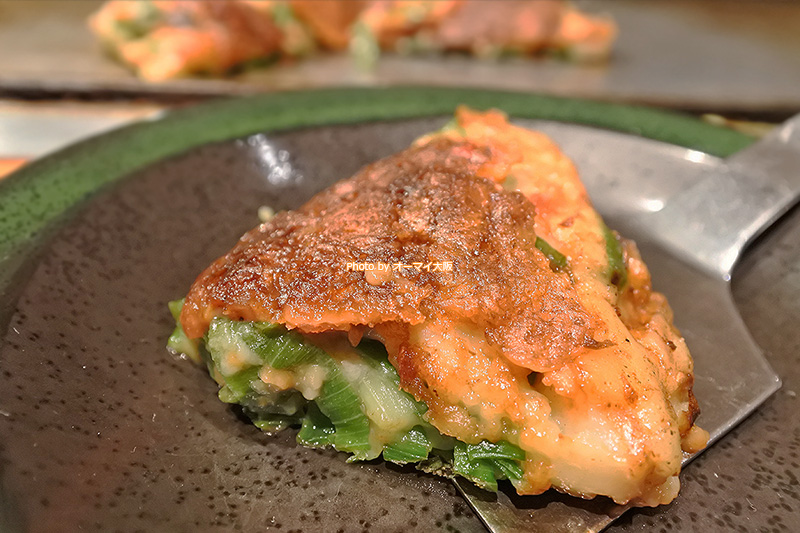 グランフロント大阪で人気の「福太郎 梅田本店」。観光客がたくさん訪れる人気店です。