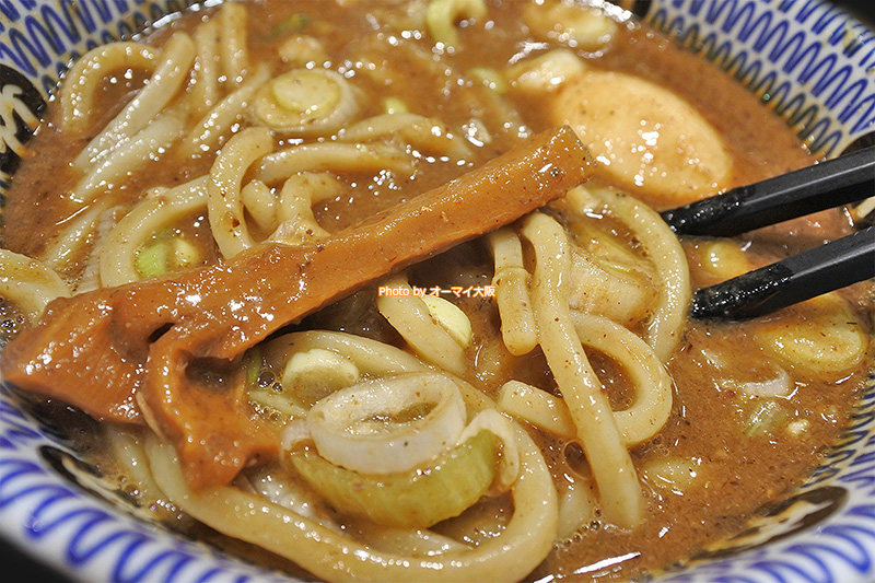 つけ麺「麺屋たけ井」はメンマも極太。食べごたえのあるメンマです。