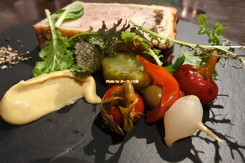 パテ作りのスペシャリストの笠原鉄平シェフが作る絶品のパテです。