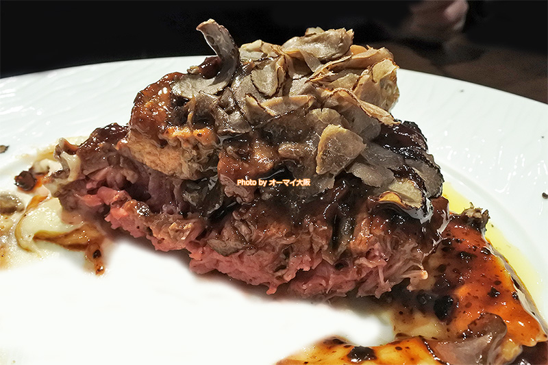 迷ったらトリュフをトッピングしたい「牛フィレ肉とフォアグラのロッシーニ」。ぜひ味わってほしい看板メニューです。