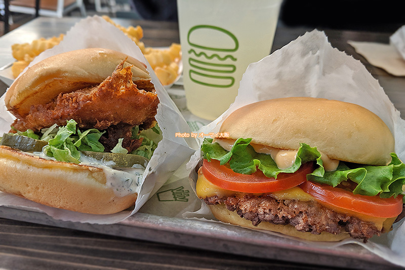 チキンがメインのハンバーガー「シェイクシャック」の「チキンシャック」です。