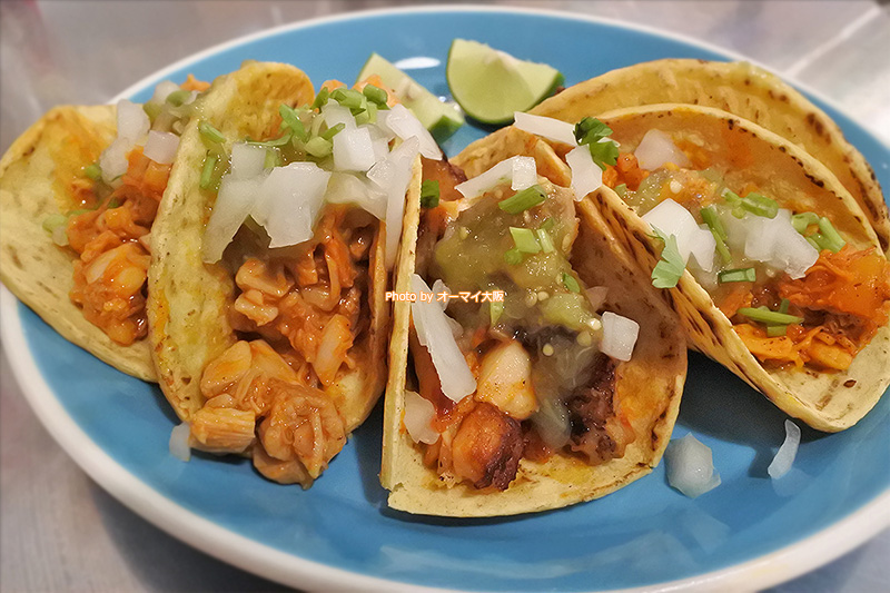 メキシコ料理店「墨国回転鶏料理」の初ランチはタコスをチョイス。