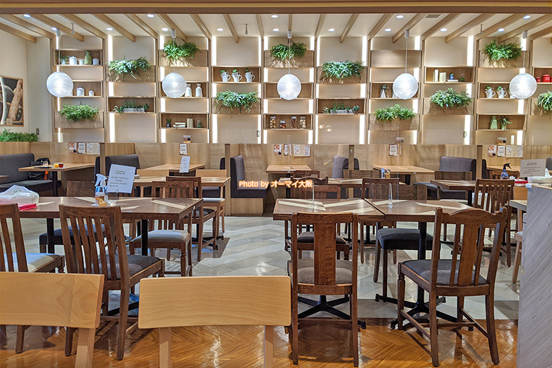 広くて清潔感のある「あえんテーブル」の店内です。